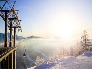 【年始～】人気の大型スキー場求人です！エリア内では高時給のホールのお仕事です！