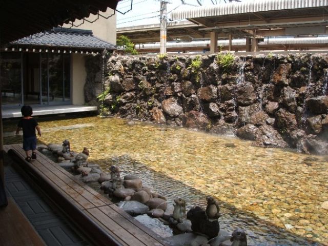 足湯も楽しんでください☆