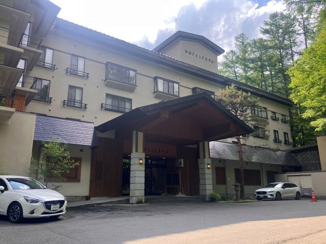 明治から続く秘湯の[白骨温泉]。
フロントでしっかり稼ぎたい方におすすめ。
