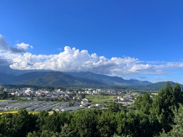 北アルプスの景色を一望できます。
絵や写真に収めてみてください！