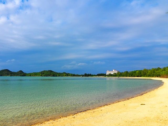 目の前に海が広がるリゾートホテルでの売店業務♪人気のお仕事なので、お問い合わせはお早めに！