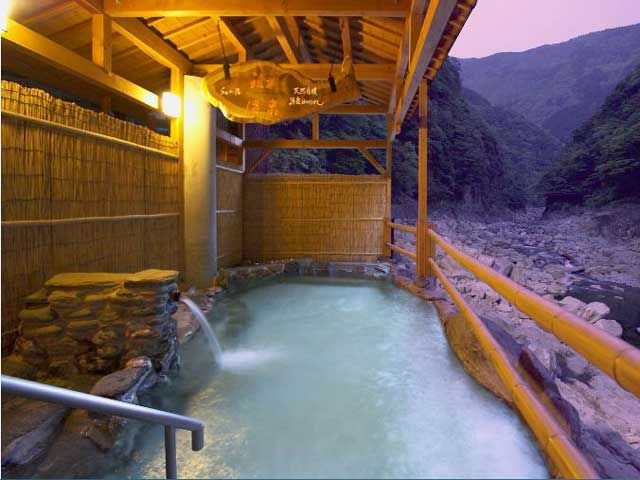 隠れた名湯！！自慢の露天風呂です♪