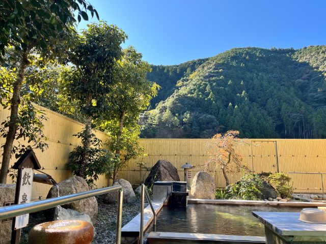 源泉かけ流しの大浴場も無料で入浴OK♪