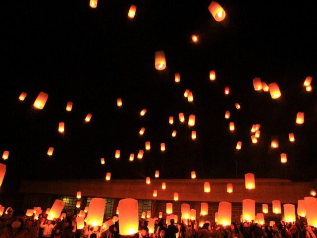 毎週土日はランタンイベントを行っており、
滑ってから参加も可能！感動します！