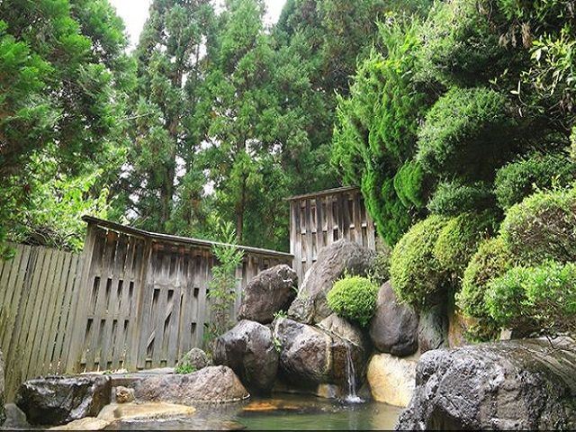 リゾバの醍醐味！もちろん温泉入浴も可能です☆硫黄の香りが強く温泉好きにはたまりません★