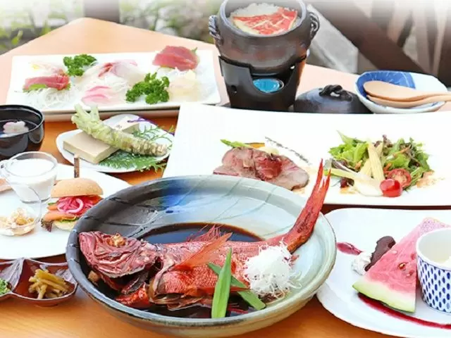 小規模な施設ですが、お食事自慢のお宿です♪