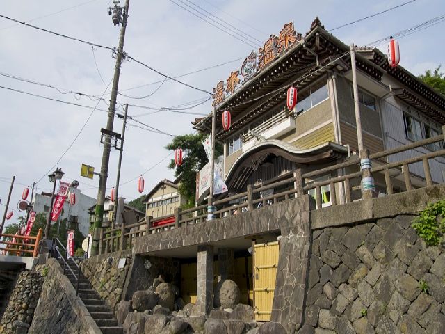 歴史と伝統ある長門温泉で生活をご満喫ください。