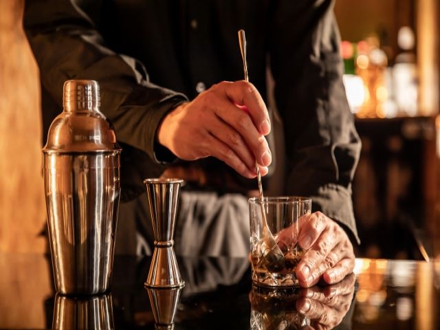 レア案件！バーテンダーのお仕事です！