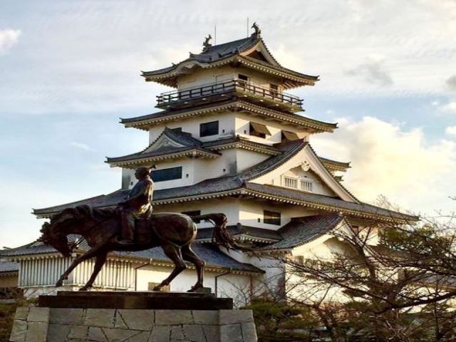 松山城観光は外せません!!