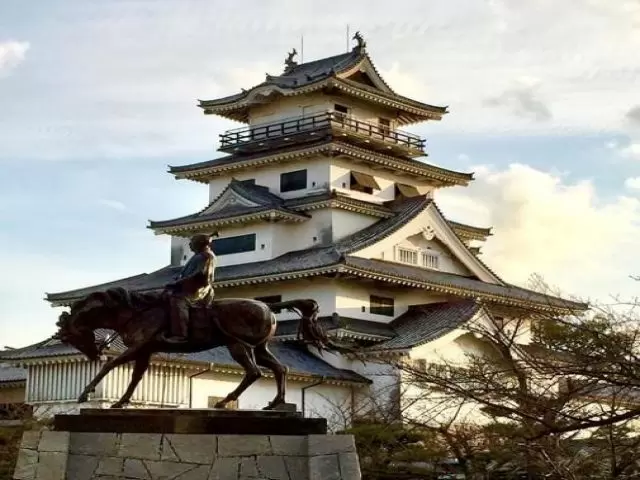 松山城観光は外せません!!