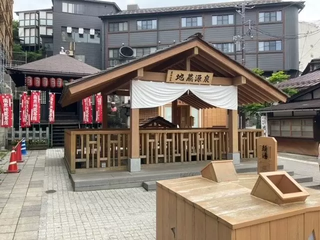 ☆裏草津地蔵は施設の目の前です