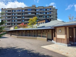 札幌市街地まで50分！人気温泉地定山渓でレストランスタッフ募集中☆
