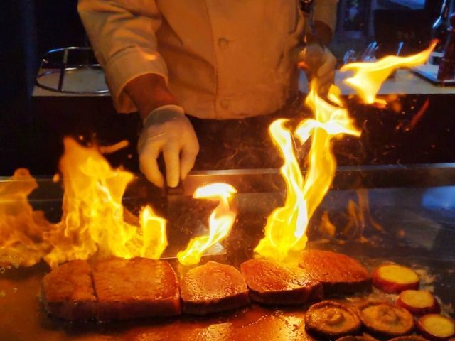 洋食調理のお仕事です！経験を活かして、沖縄でしっかり稼げる高時給★教育体制も整ってますよ！