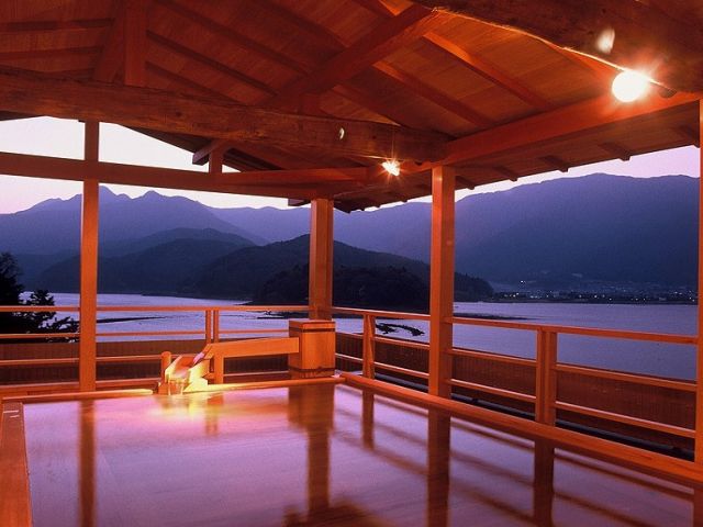 （プロが選ぶ日本のホテル旅館100選）の入選旅館です♪