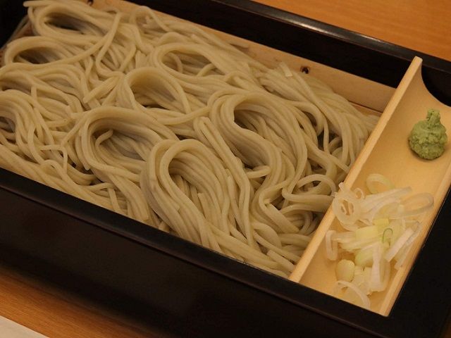 有名な「へぎそば」!!布海苔という海藻をつなぎに使用!!
つるつるした食感がたまりません★