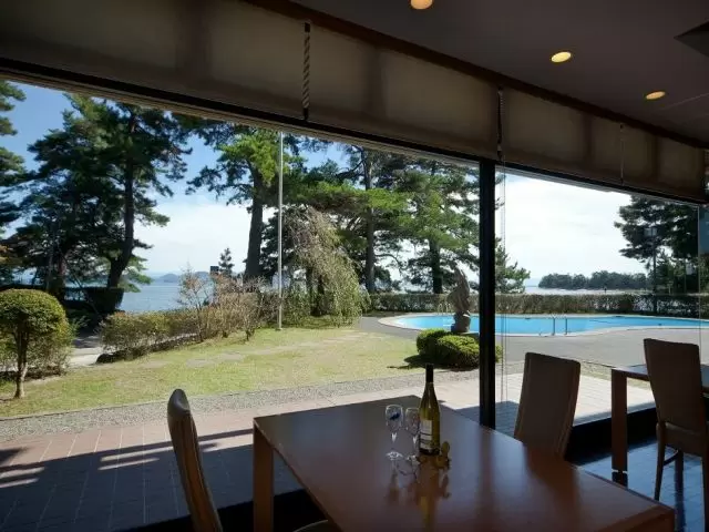 レストラン