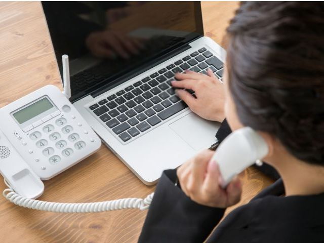 ホテルの顔としてお客様対応に当たって頂きます。