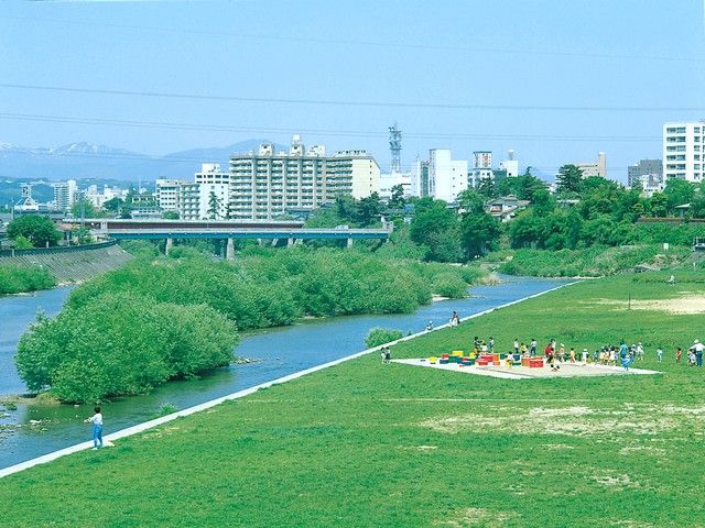 仙台市中心部を流れる広瀬川です。ホテルからも徒歩圏内で散歩するのにお勧め♪