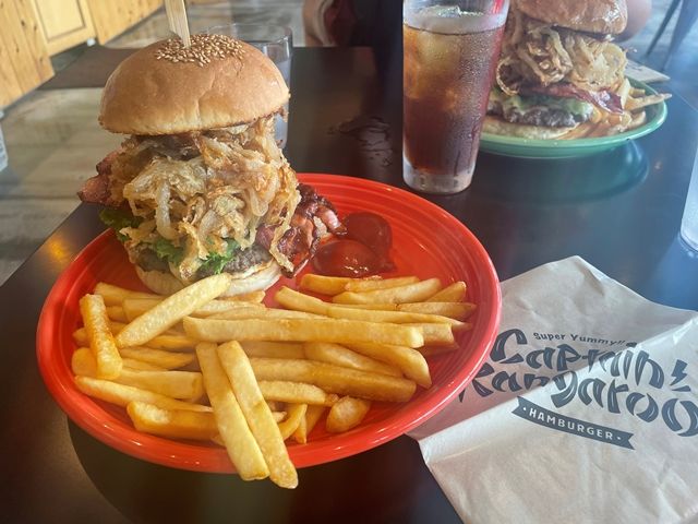 おいしいグルメも目白押し！沖縄行くなら推しのハンバーガー店と沖縄そば店を見つけてほしい！