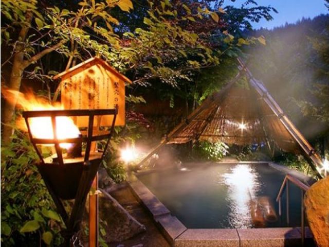毎日旅館の温泉に入れます☆