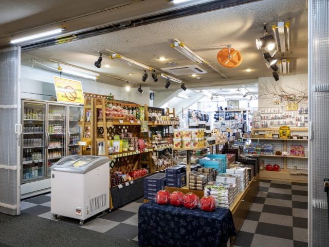 お買い物ホテル内の売店へ！