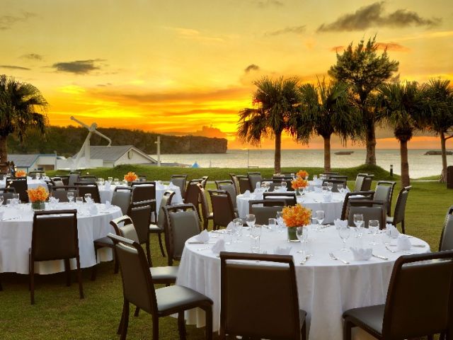 婚礼での配膳もお願いする場合があります！