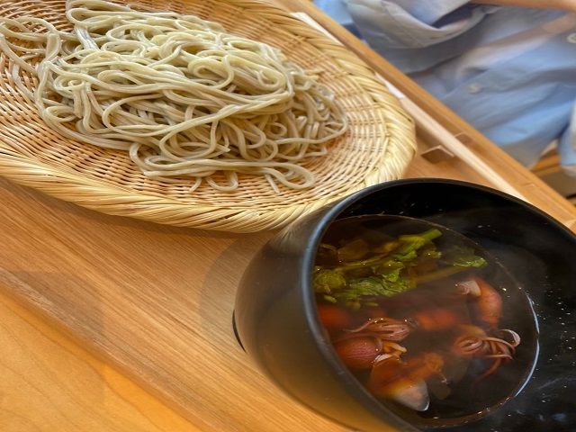 美味しい蕎麦屋さんも周辺にはいっぱい！
食べ物巡りもおすすめです！
