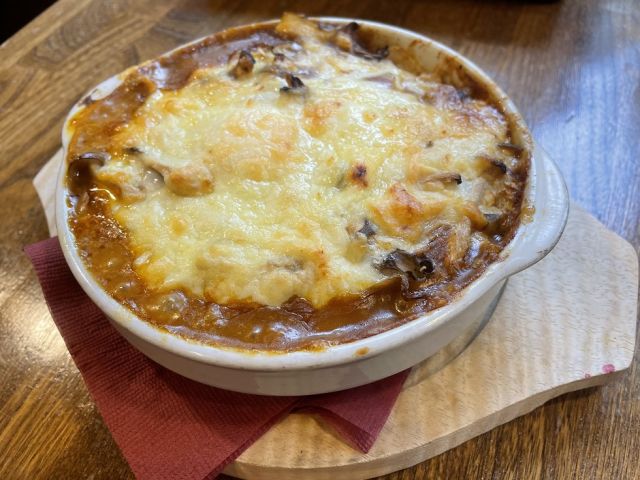 地元民が愛する焼きカレーのお店がありますよ
是非、ご賞味くださいね！！