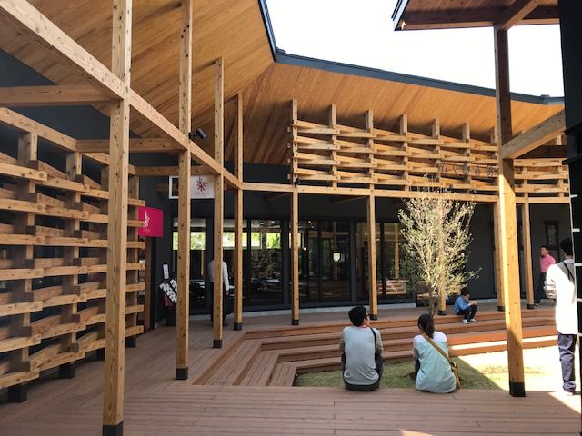 海外の観光客も多い、人気の湯布院温泉街！