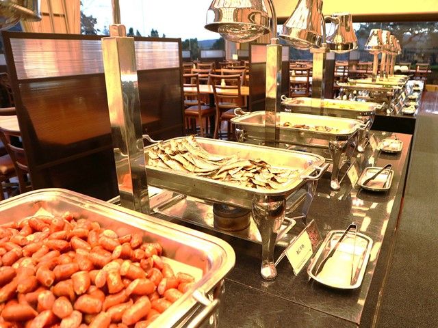バイキング料理の調理補助に挑戦していただきます！