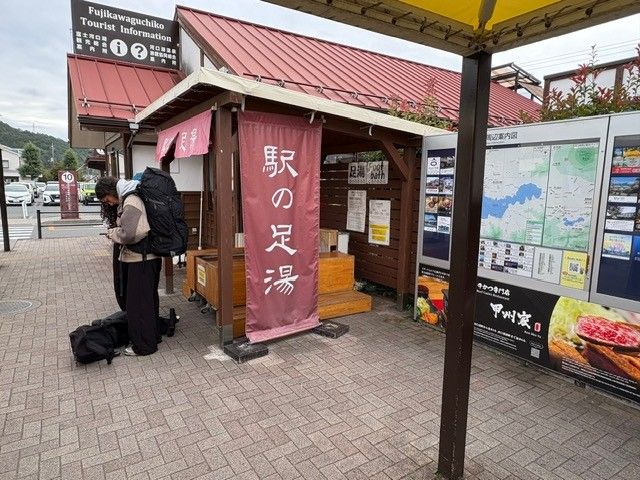 休日は電車に乗って移動したり、湖畔を散歩したり、いっそ富士山を登りに行ったりと楽しめます！