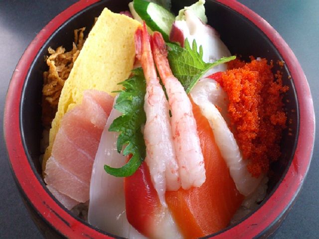 海鮮や日本酒がとってもおいしい新潟!!
食べ物も美味しい地域です!!