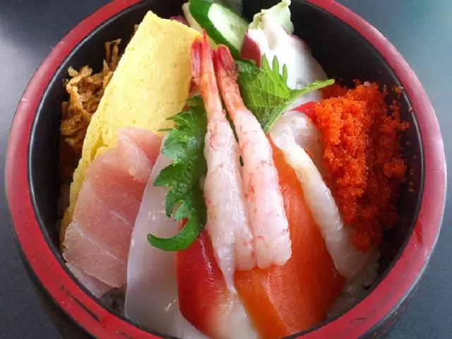 海鮮や日本酒がとってもおいしい新潟!!
食べ物も美味しい地域です!!