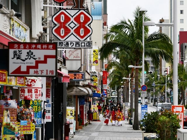 国際通りまで歩いてすぐ！ドンキもスタバも徒歩圏内！那覇の中でも生活も観光もできる好立地！