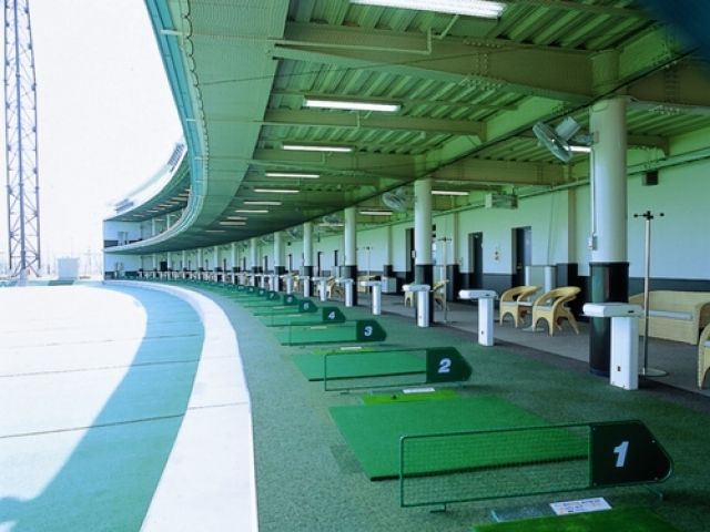 ゴルフの練習場が併設されてます！練習したい方にオススメ！！