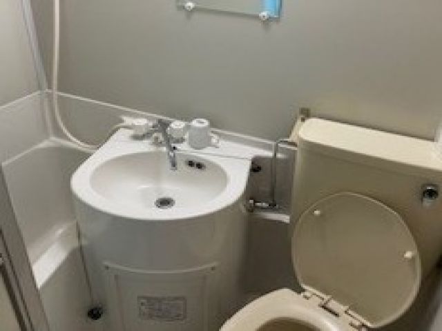 完全個室の寮をご案内させていただきます。