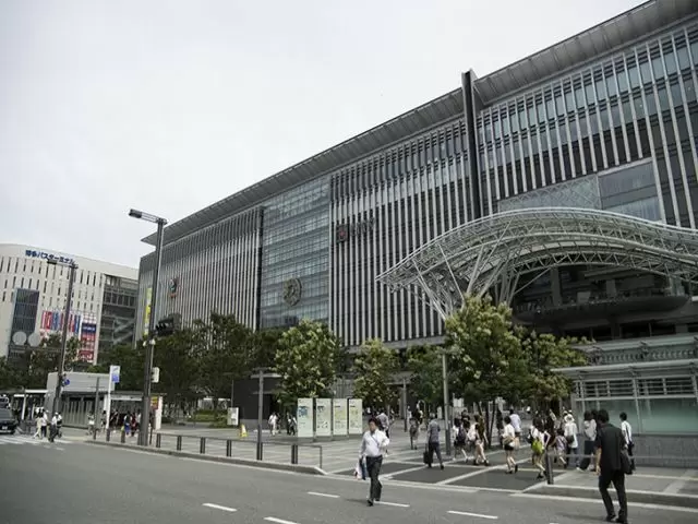 JR博多駅からも徒歩10分！