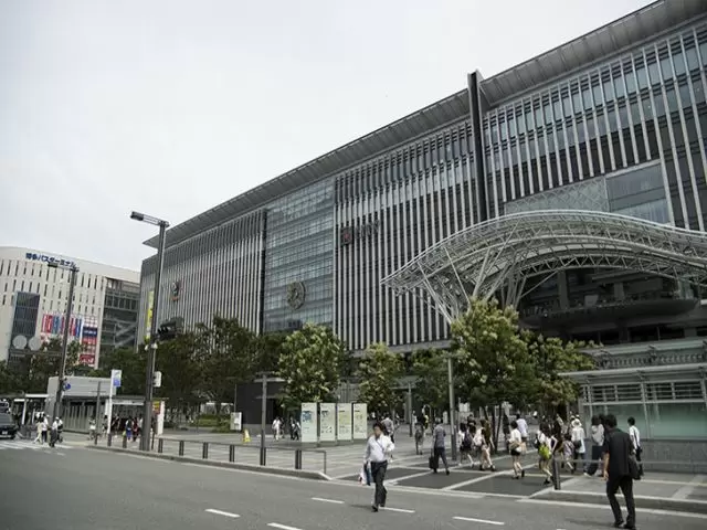 JR博多駅からも徒歩10分！