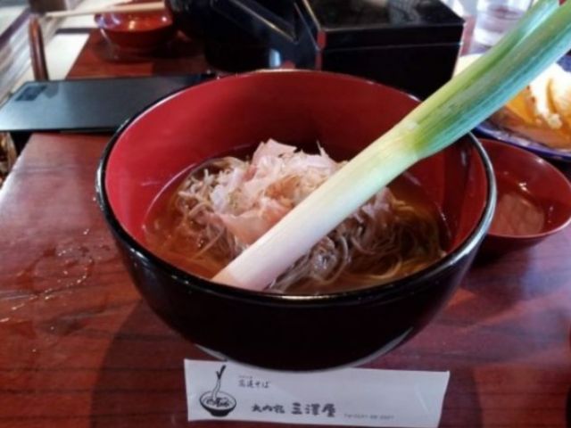 ご当地のおいしい食べ物もいっぱいあります！