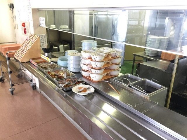 従業員食堂厨房のサポート業務もあります