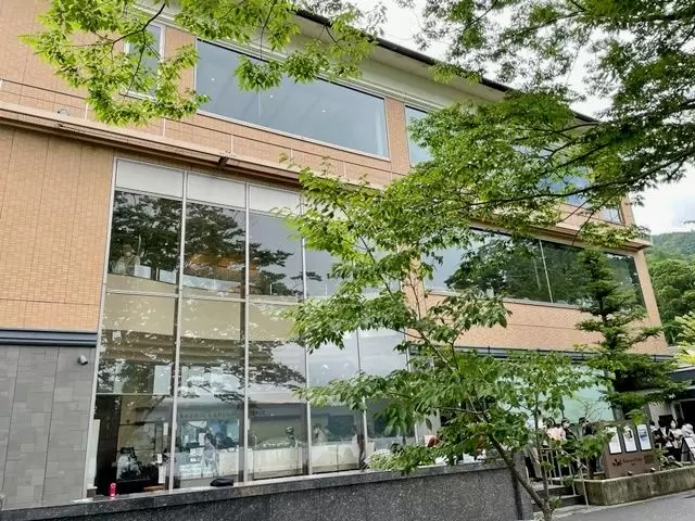 箱根の『芦ノ湖』の畔沿い。人気のパン屋さんで働いてみませんか？