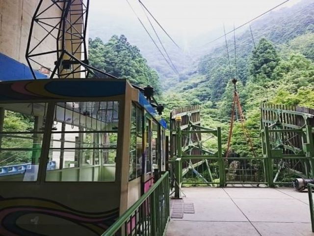 ロープウェイに乗って石鎚山からの風景を満喫してください!!