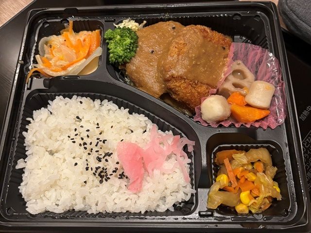 ご飯はお弁当です☆