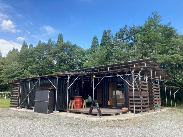 管理棟にて、受付・カフェ・サウナ・シャワー提供をお願いします！