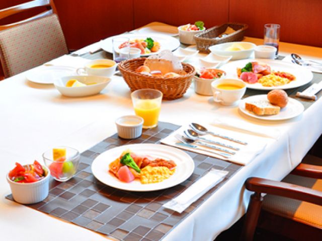 温泉と食事が自慢の、落ち着いた宿泊施設です。全27室なのでゆったりと接客ができます。