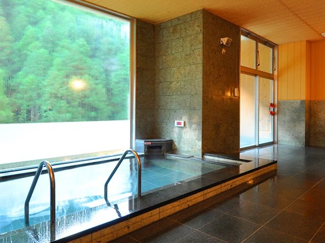 館内の大浴場がおすすめです！毎日温泉に入れば日頃の疲れもリフレッシュ♪