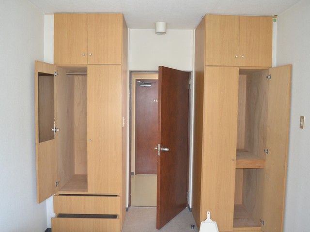 収納も多く使い勝手の良い寮です。ユニットバス・キッチン付きのワンルームタイプ♪