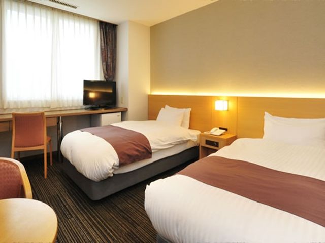 清掃兼とホール兼任していただきます！