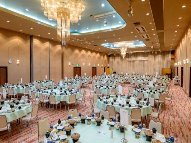 ホールの会場は本当に広く体力は必要ですが
やりがいはたくさんあります！