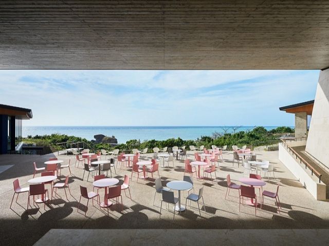 圧倒的な絶景と非日常の空間